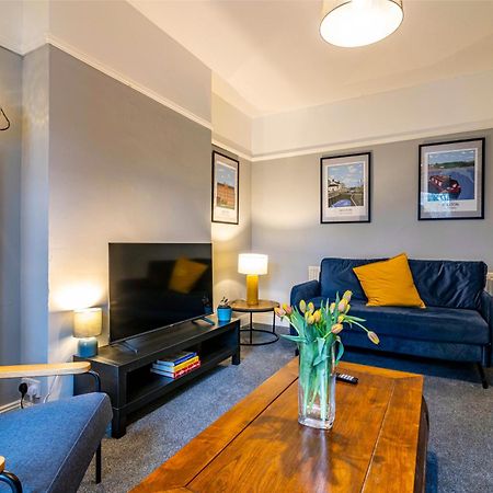 Lovely 4Bdr Home- Off Street Parking Sleeps 7 نوتينغهام المظهر الخارجي الصورة