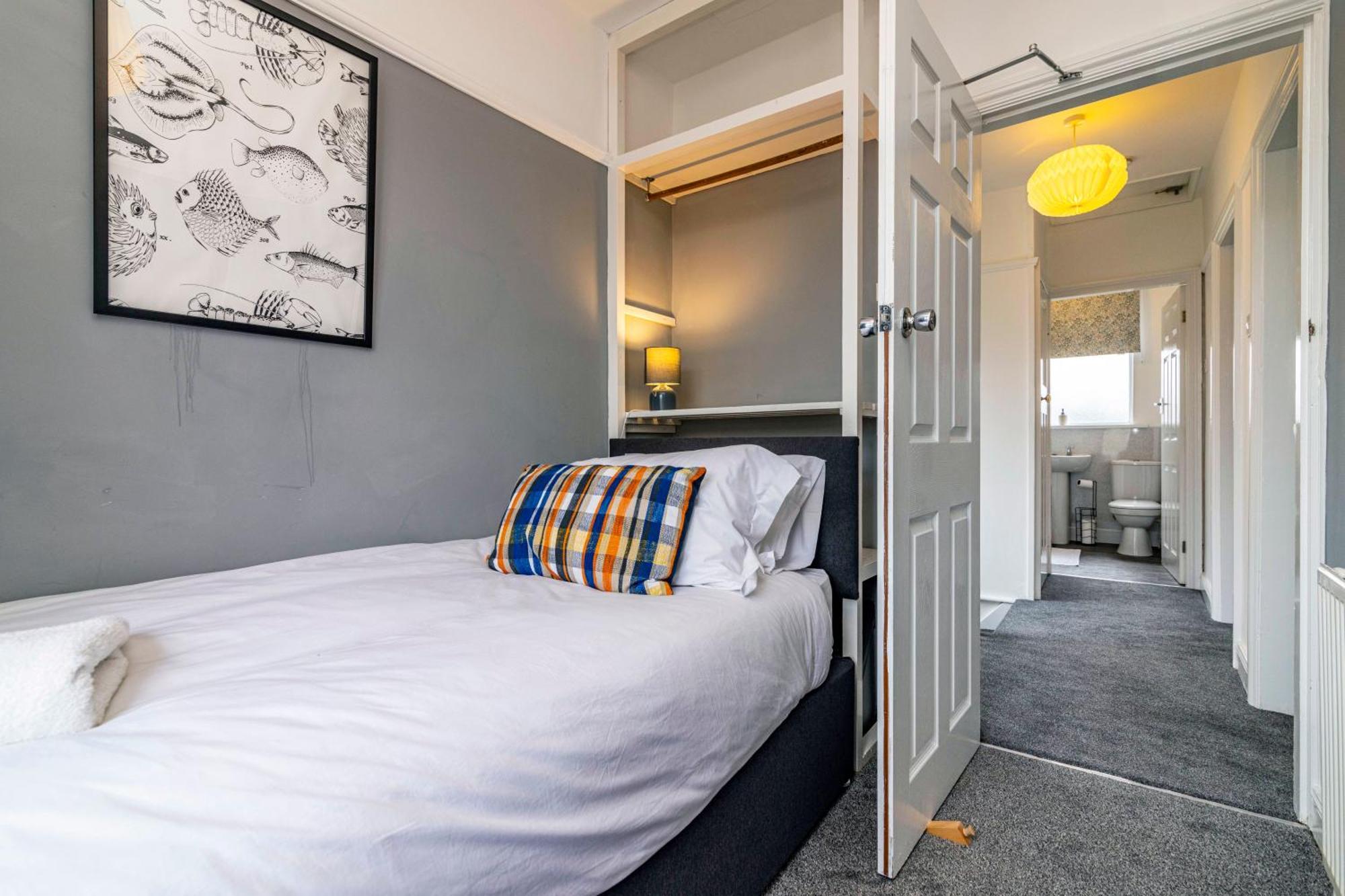 Lovely 4Bdr Home- Off Street Parking Sleeps 7 نوتينغهام المظهر الخارجي الصورة