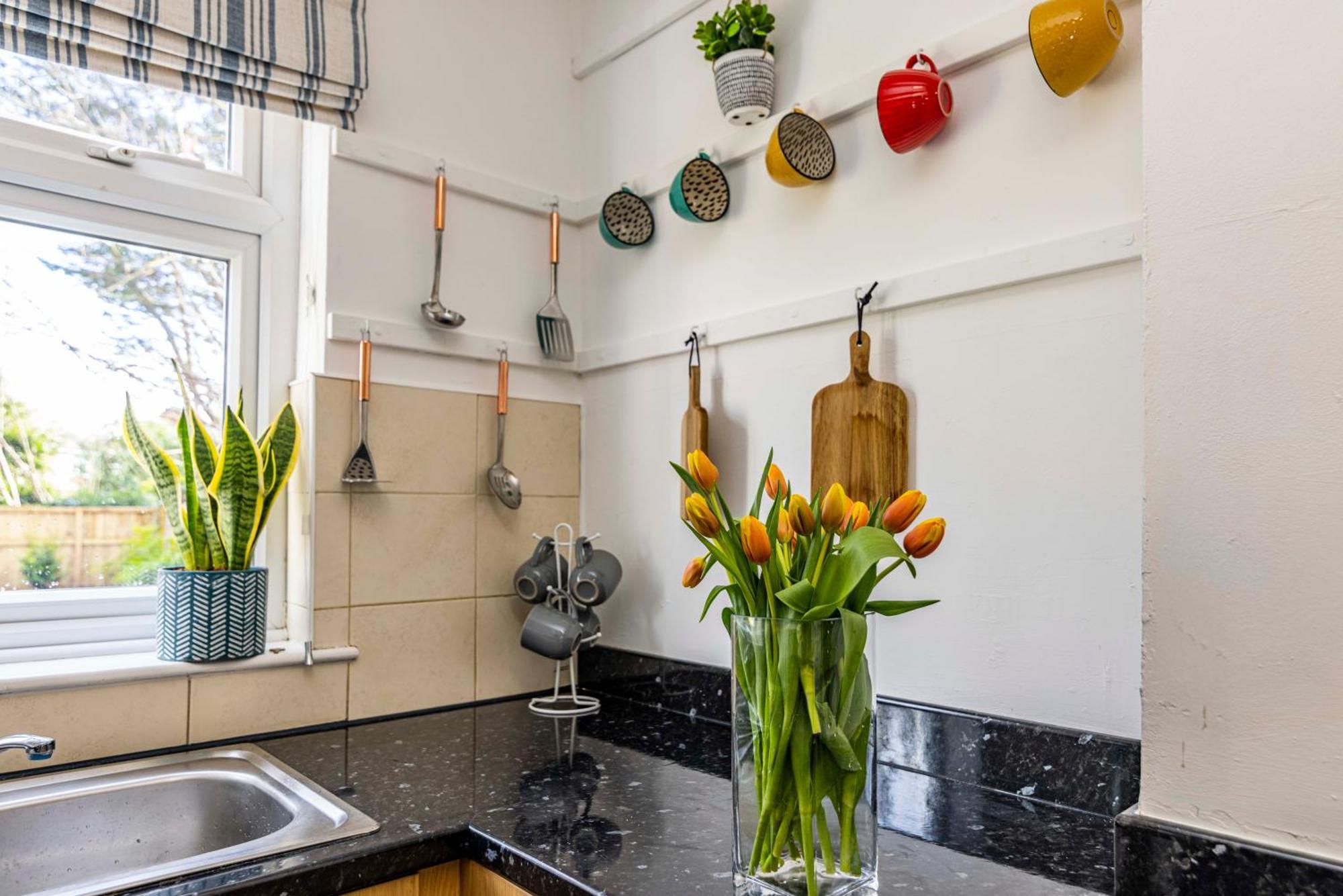 Lovely 4Bdr Home- Off Street Parking Sleeps 7 نوتينغهام المظهر الخارجي الصورة
