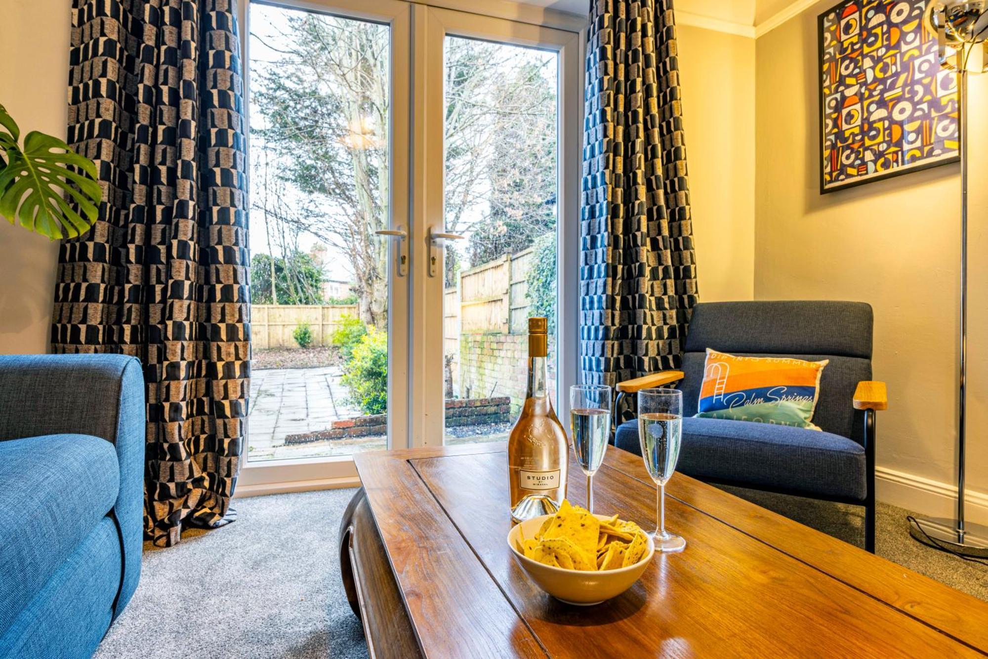 Lovely 4Bdr Home- Off Street Parking Sleeps 7 نوتينغهام المظهر الخارجي الصورة